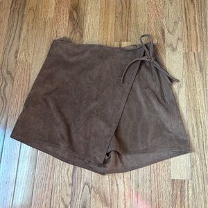 A&F suede skort